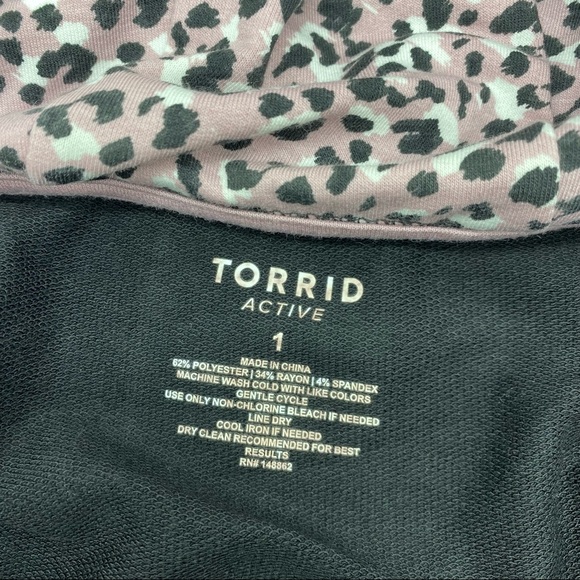 Torrid Women’s Zip Up Black & Leopard Relaxed Active Hoodie Sweater Size 1X - Picture 8 of 9